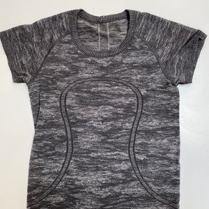 Lulu grey tee